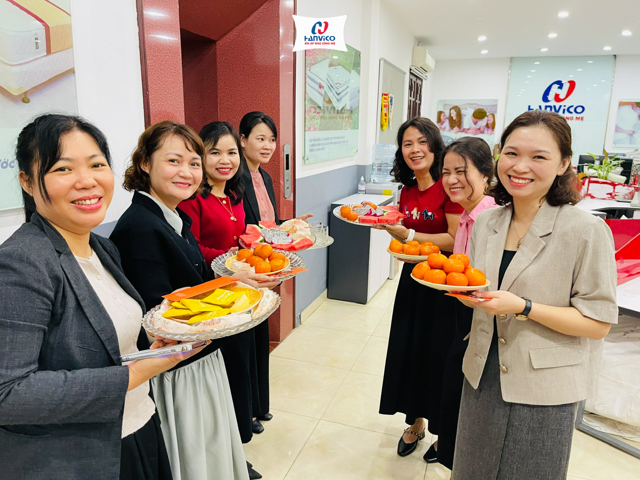 641399394 1324396409712880 2573019710815553245 N